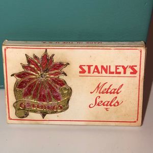 Antique 10 Stanley metal tin envelope seals poinsettias #3